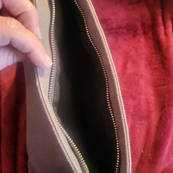 BCBGeneration clutch fold-over style - Picture 3 of 3